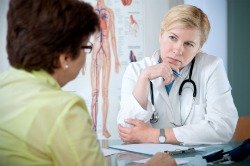 fibromyalgia diagnosis, doctor with patient discussing diagnosis
